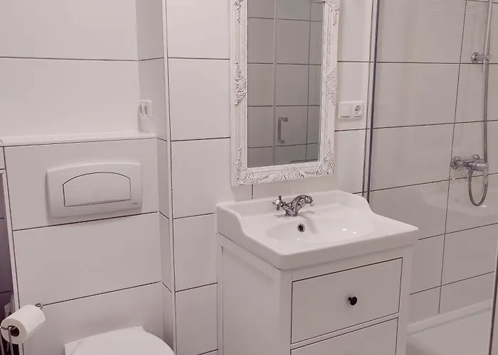 Romantic Alexanderplatz Apartment *